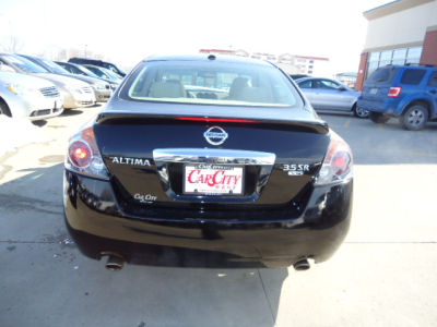 2011 Nissan Altima  3.5 SR