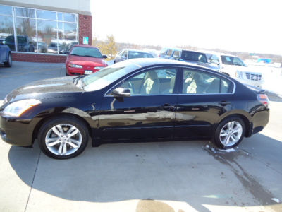 2011 Nissan Altima  3.5 SR