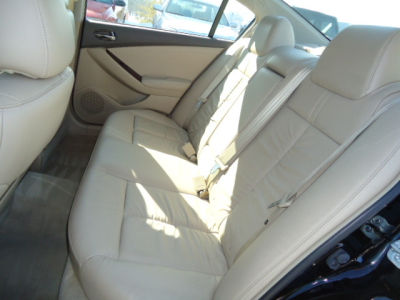 2011 Nissan Altima  3.5 SR