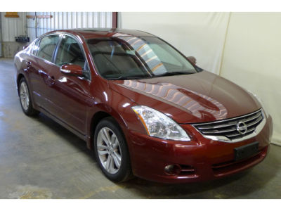 2010 Nissan Altima  3.5 SR