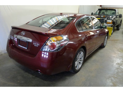 2010 Nissan Altima  3.5 SR