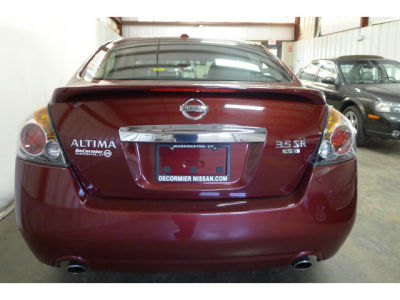 2010 Nissan Altima  3.5 SR