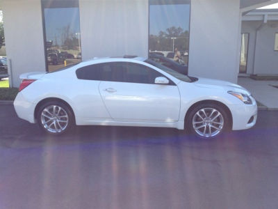 2010 Nissan Altima  3.5 SR