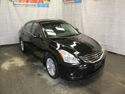 2010 Nissan Altima  3.5 SR