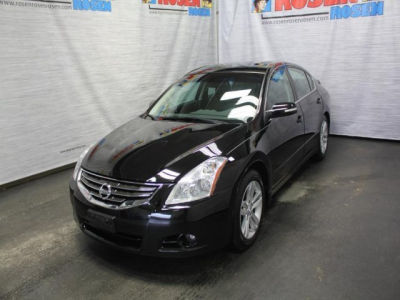 2010 Nissan Altima  3.5 SR
