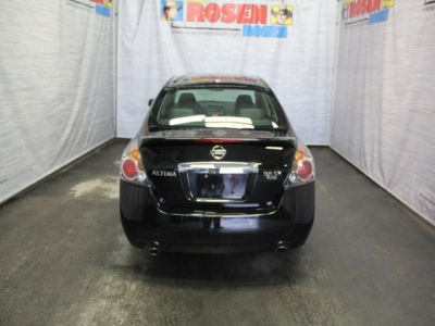 2010 Nissan Altima  3.5 SR