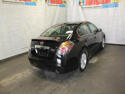 2010 Nissan Altima  3.5 SR