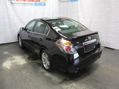 2010 Nissan Altima  3.5 SR
