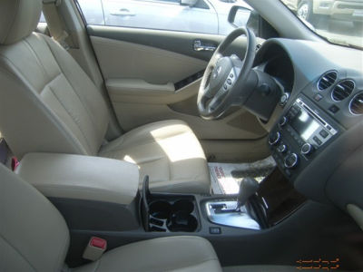 2010 Nissan Altima  2.5
