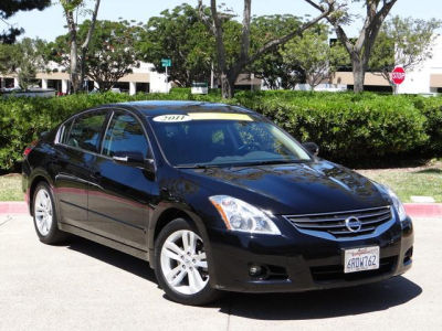 2011 Nissan Altima  3.5 SR