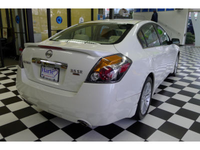 2010 Nissan Altima  3.5 SR