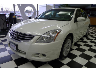 2010 Nissan Altima  3.5 SR