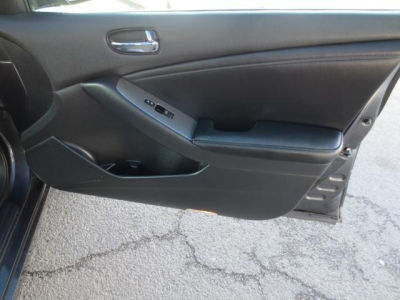 2009 Nissan Altima  3.5 SE
