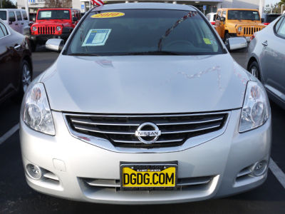 2010 Nissan Altima  3.5 SR