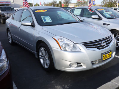 2010 Nissan Altima  3.5 SR