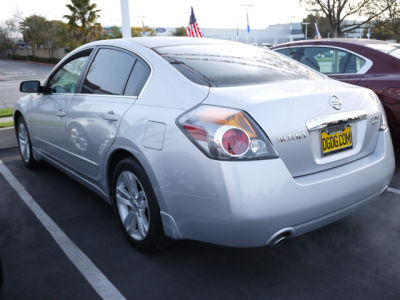 2010 Nissan Altima  3.5 SR