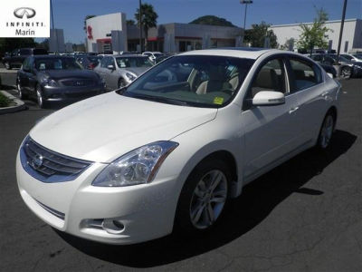 2010 Nissan Altima  3.5 SR