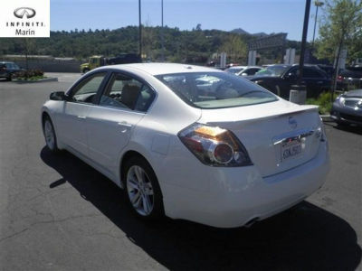 2010 Nissan Altima  3.5 SR