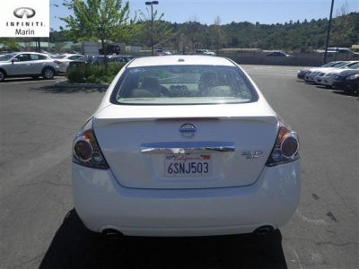 2010 Nissan Altima  3.5 SR