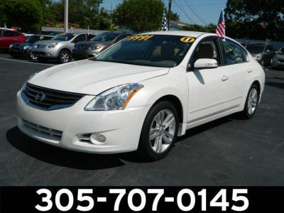 2011 Nissan Altima  3.5 SR