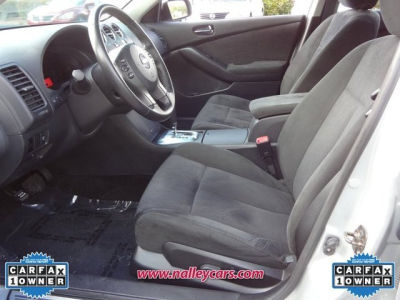 2010 Nissan Altima  3.5 SR