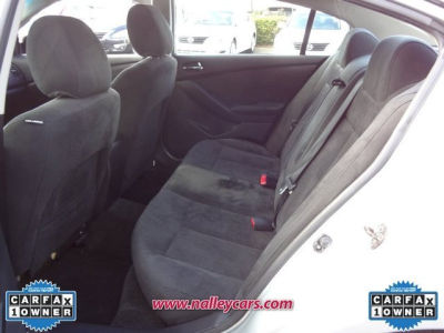 2010 Nissan Altima  3.5 SR