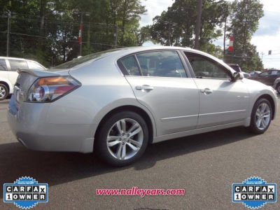 2010 Nissan Altima  3.5 SR