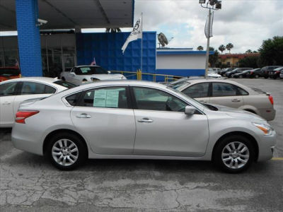 2013 Nissan Altima  SV