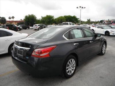 2013 Nissan Altima  SV