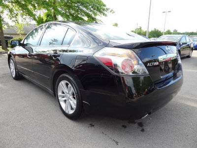 2010 Nissan Altima  3.5 SR