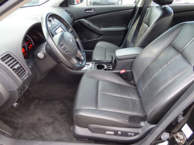 2010 Nissan Altima  3.5 SR