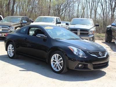 2011 Nissan Altima  3.5 SR