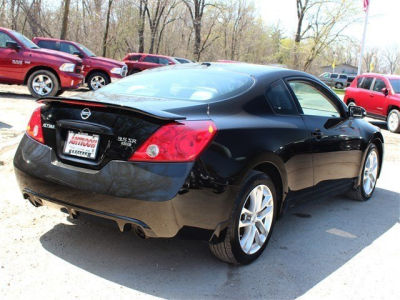 2011 Nissan Altima  3.5 SR