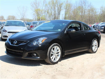 2011 Nissan Altima  3.5 SR