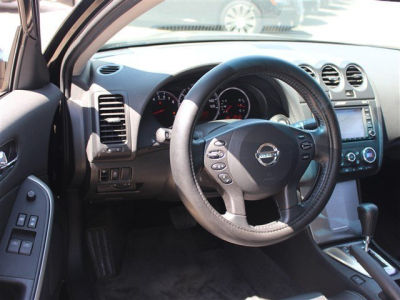 2011 Nissan Altima  3.5 SR