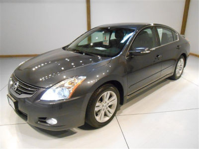 2011 Nissan Altima  3.5 SR