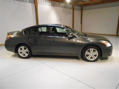 2011 Nissan Altima  3.5 SR