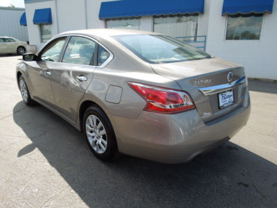 2013 Nissan Altima  2.5 S