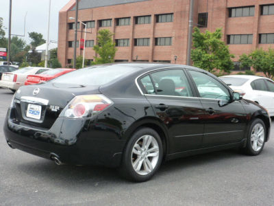 2011 Nissan Altima  3.5 SR