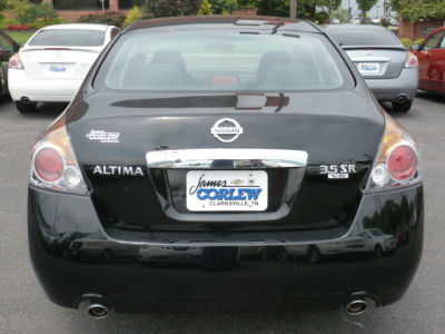2011 Nissan Altima  3.5 SR