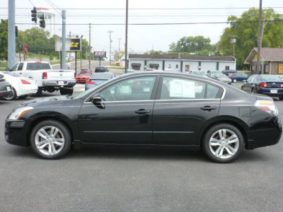 2011 Nissan Altima  3.5 SR