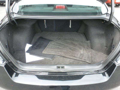 2011 Nissan Altima  3.5 SR