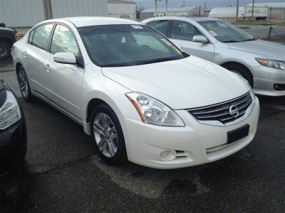 2011 Nissan Altima  3.5 SR