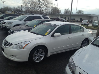 2011 Nissan Altima  3.5 SR