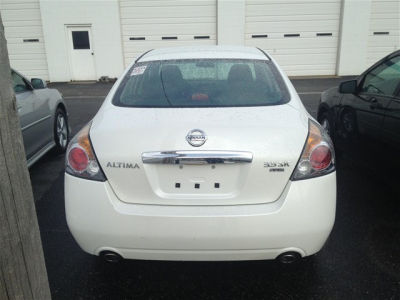 2011 Nissan Altima  3.5 SR
