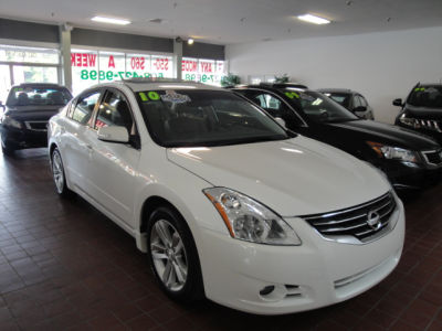 2010 Nissan Altima  3.5 SR