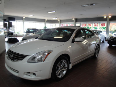 2010 Nissan Altima  3.5 SR