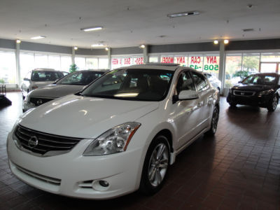 2010 Nissan Altima  3.5 SR