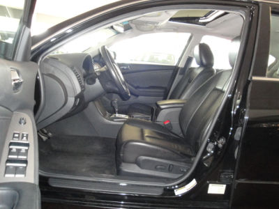 2010 Nissan Altima  3.5 SR
