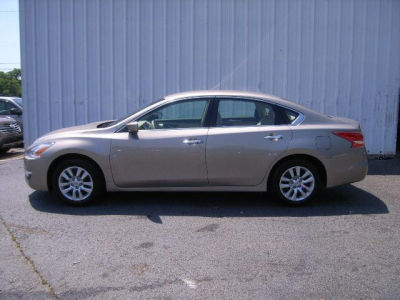 2013 Nissan Altima  S